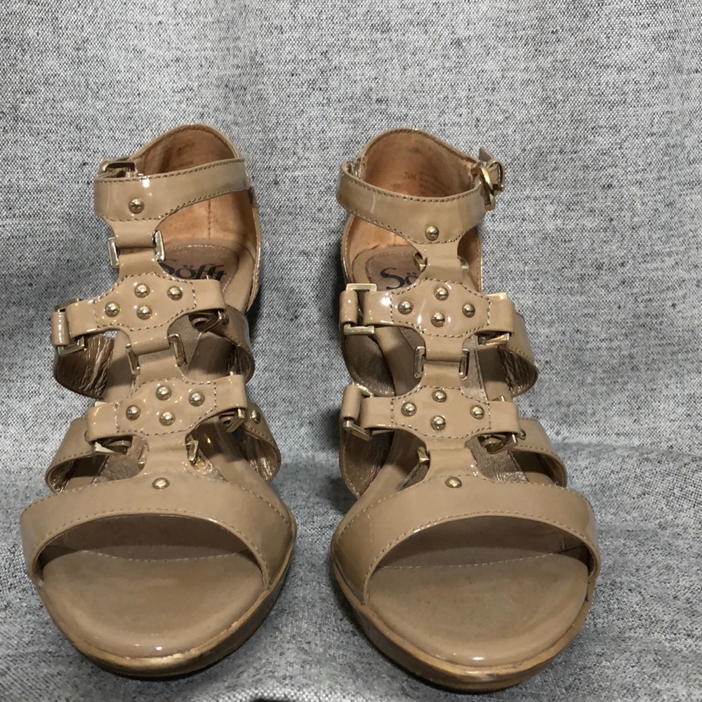 Buckle heels